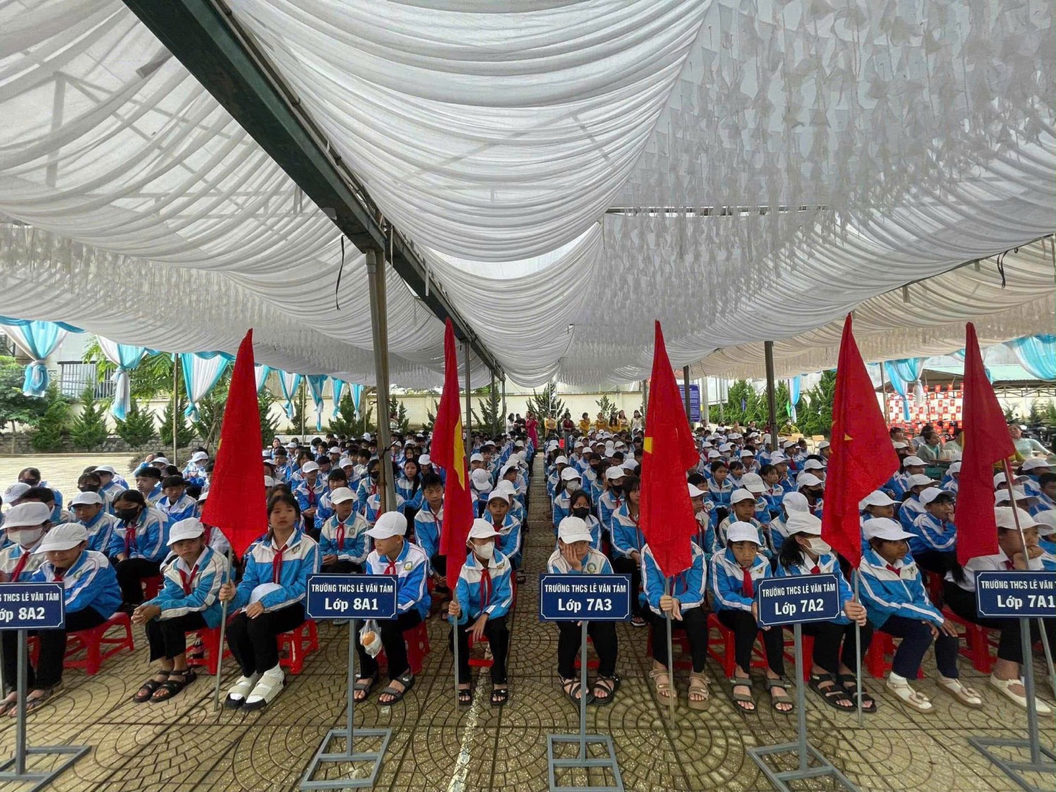 TƯNG BỪNG NGÀY KHAI GIẢNG NĂM HỌC 2025–2026 TRƯỜNG THCS LÊ VĂN TÁM, XÃ PHÚC THỌ- LÂM HÀ